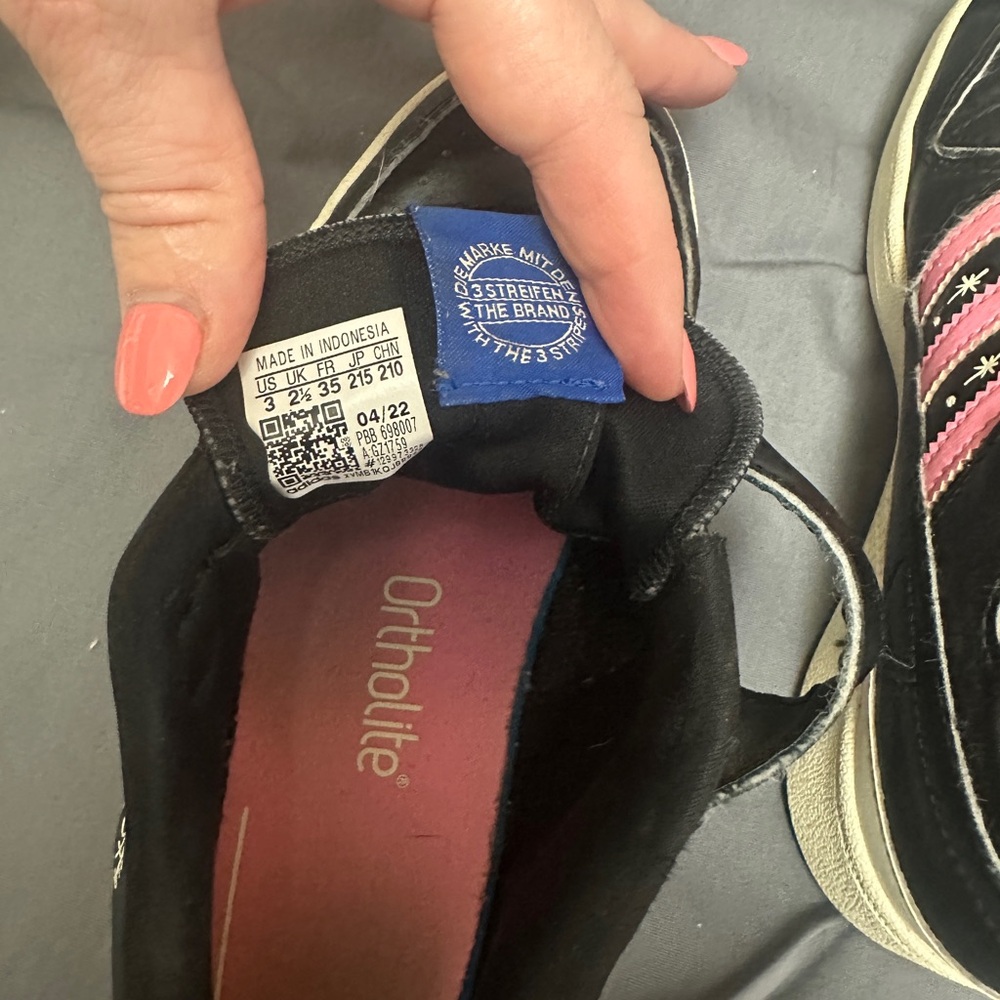 Adidas Black and Pink Sneaker - Picture 9 of 9
